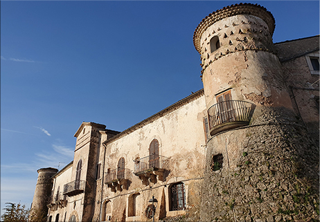 Torri, torrette, torrioni in campagna e in città