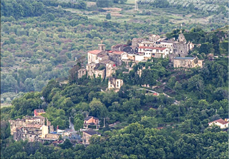 Un paese e il suo doppio